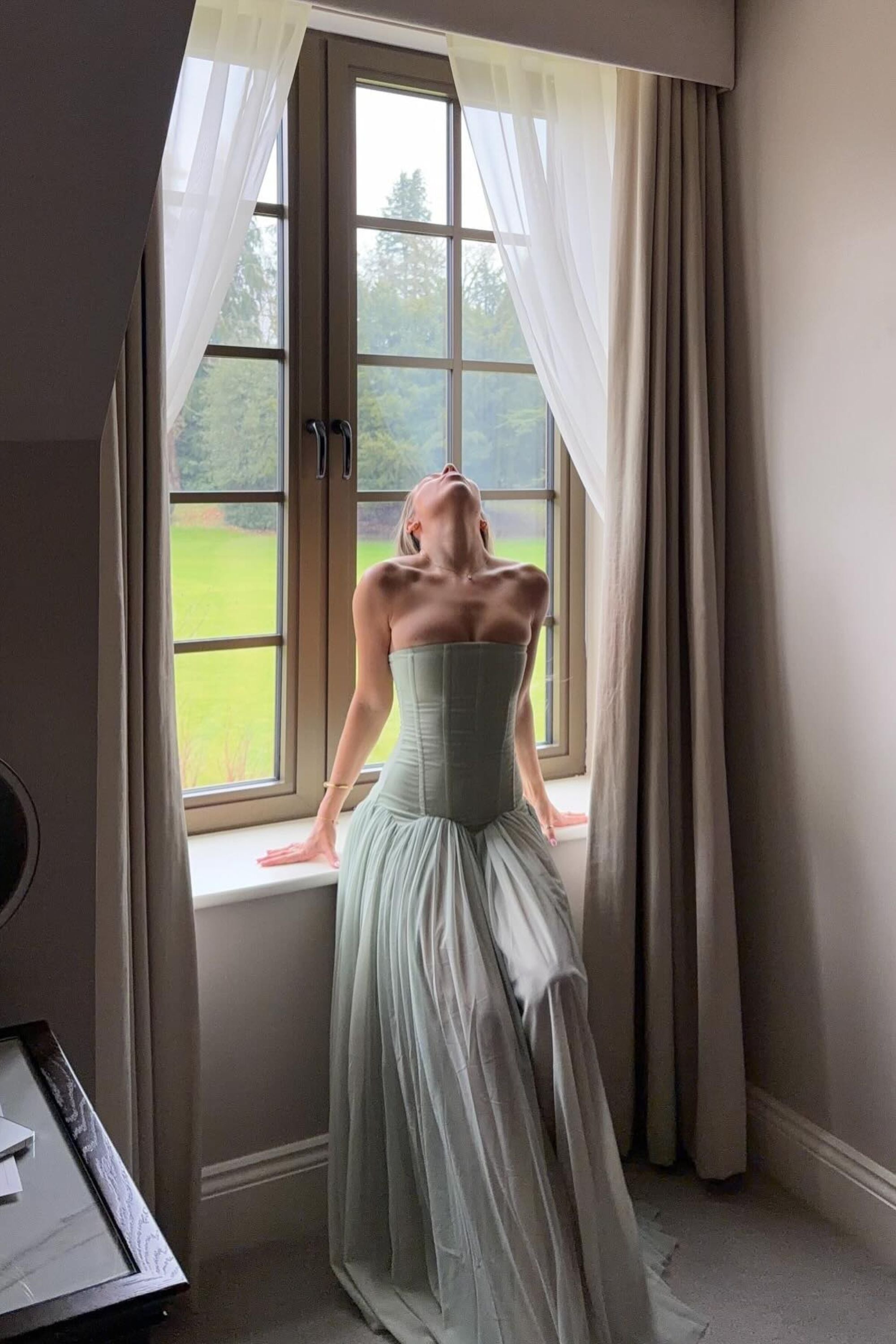 Émotion Strapless Pleated Corset Maxi Dress