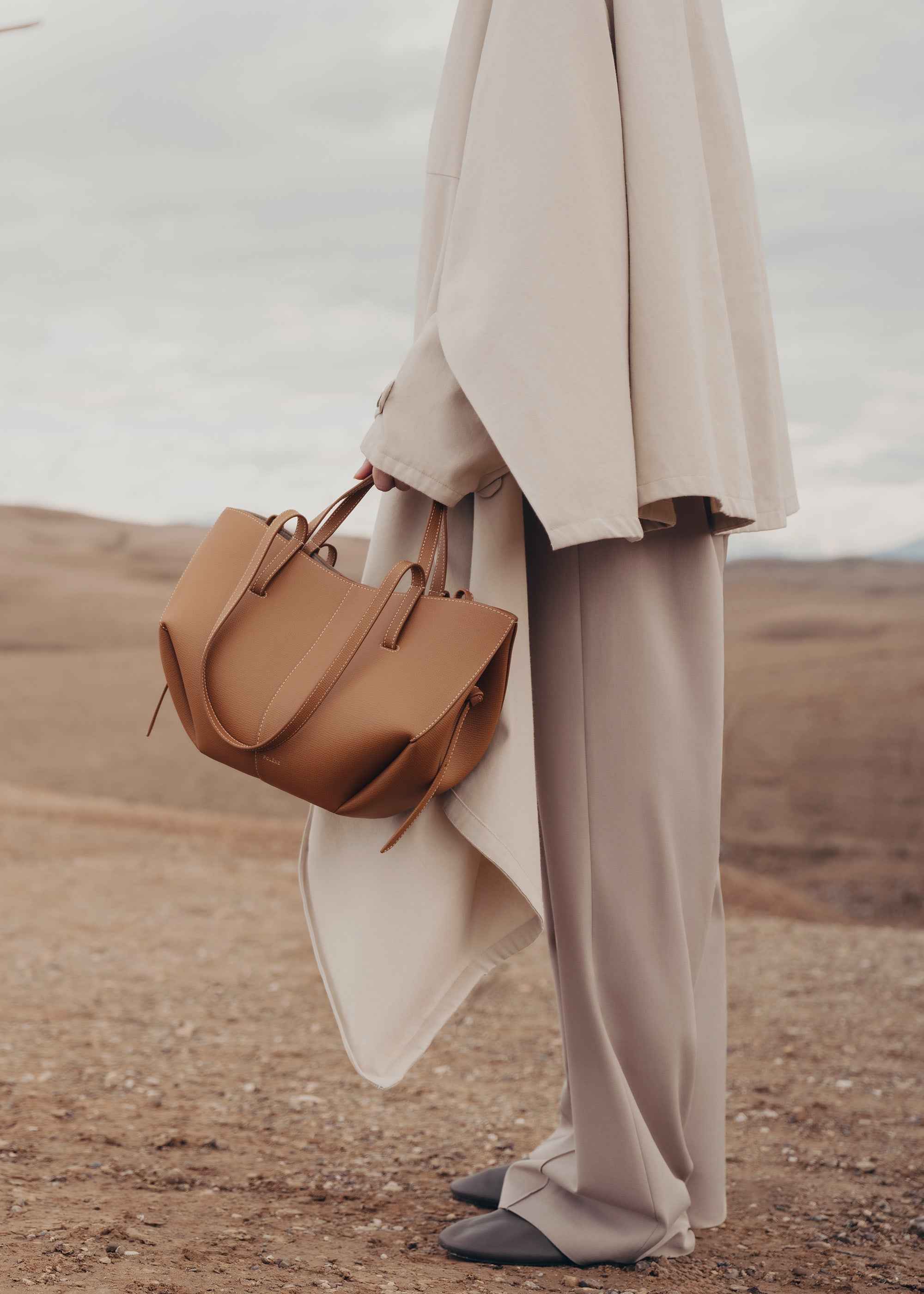 Cyme | WOMEN'S TEXTURED MINI CASUAL TOTE BAG
