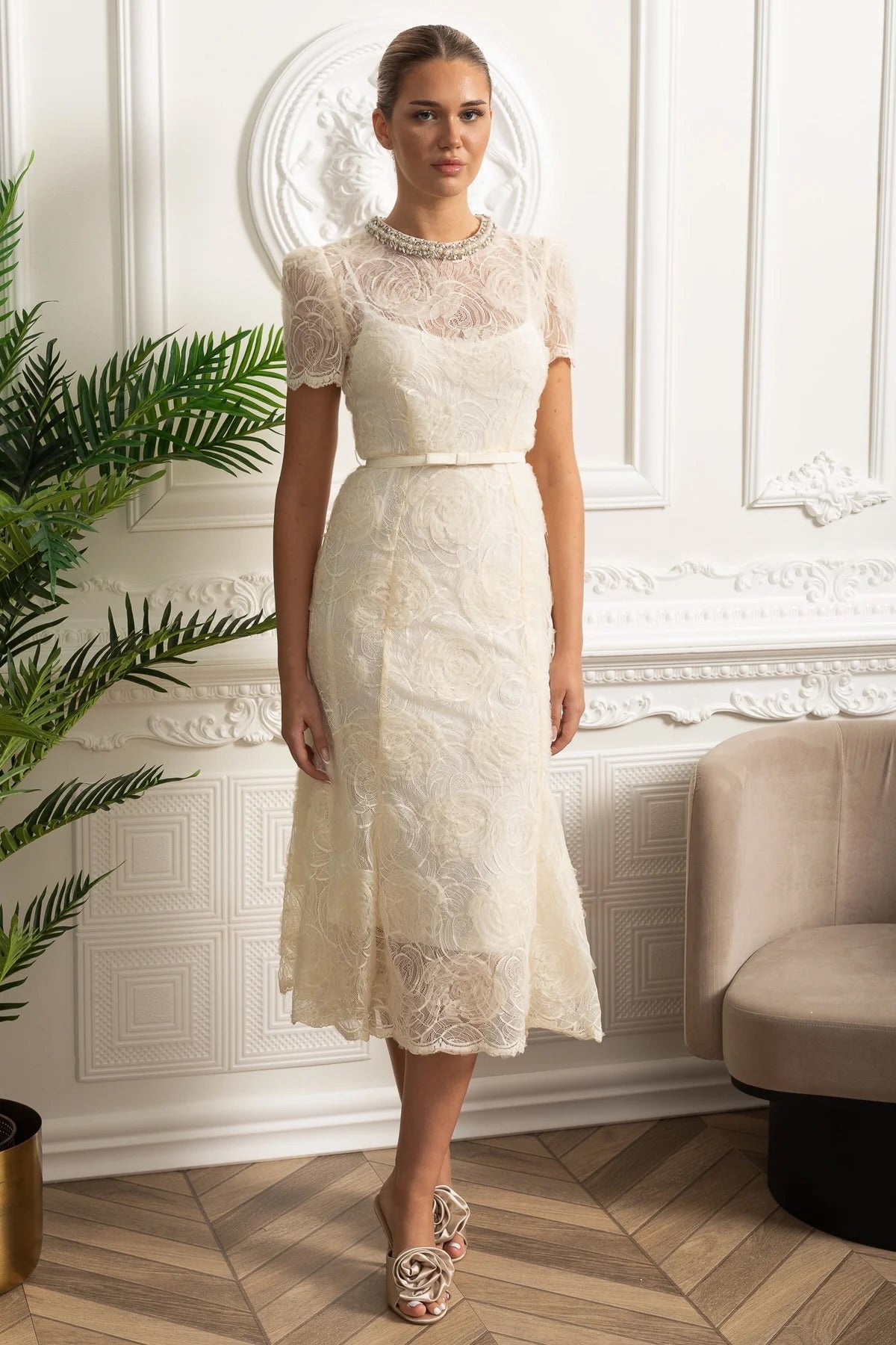 Midi Lace Dress with Short Sleeves and Delicate Waist Belt - Ivoire - ICYBOO