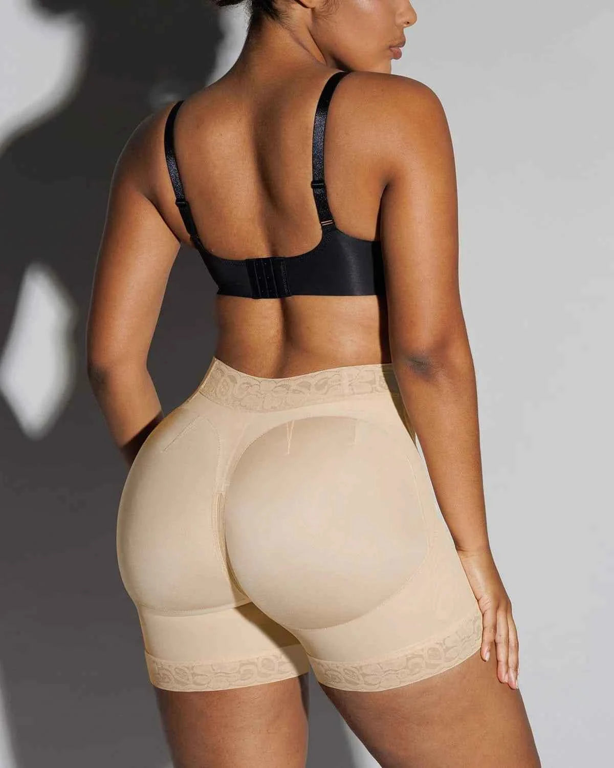 BOOT-YEAH™ AirSlim® Mid-Rise Shorts - Black Lace Compression