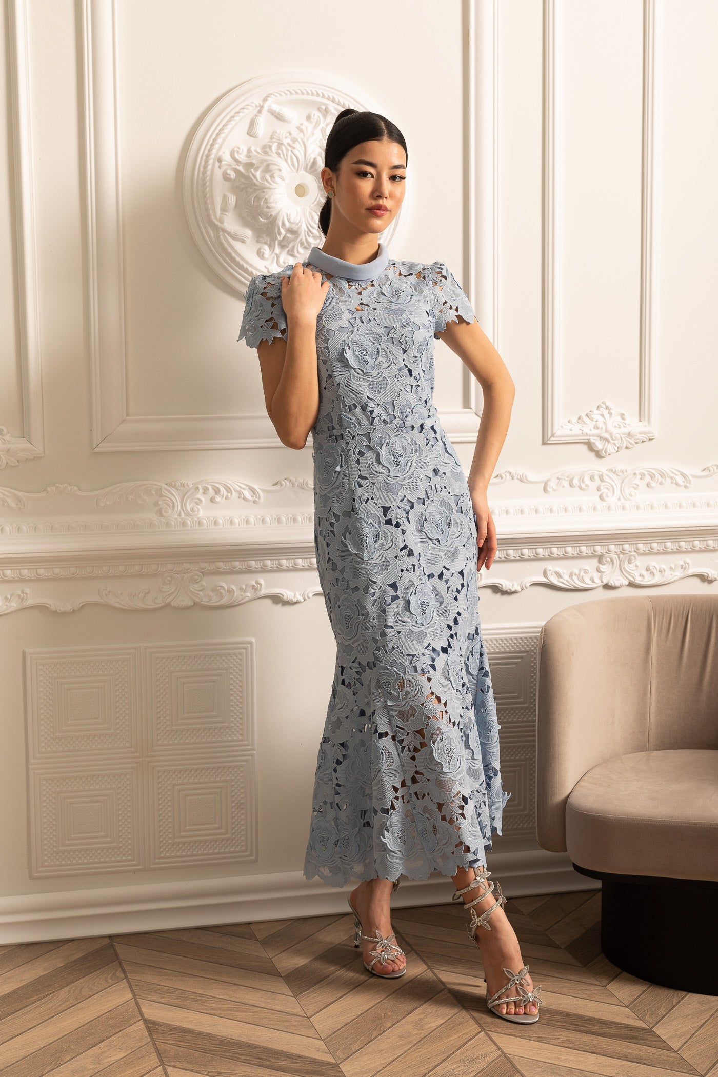 Floral Pattern Lace Dress With High Collar And Midi Skirt - Blue - ICYBOO