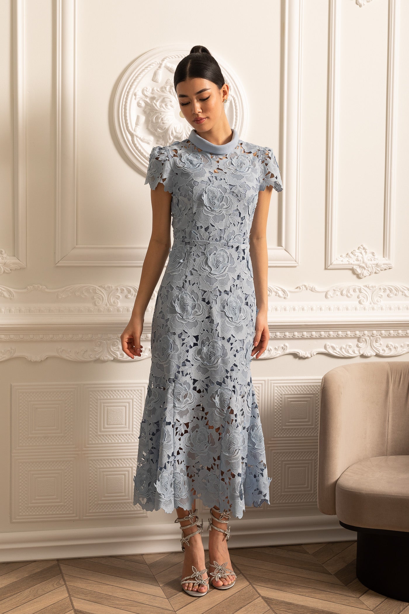 Floral Pattern Lace Dress With High Collar And Midi Skirt - Blue - ICYBOO