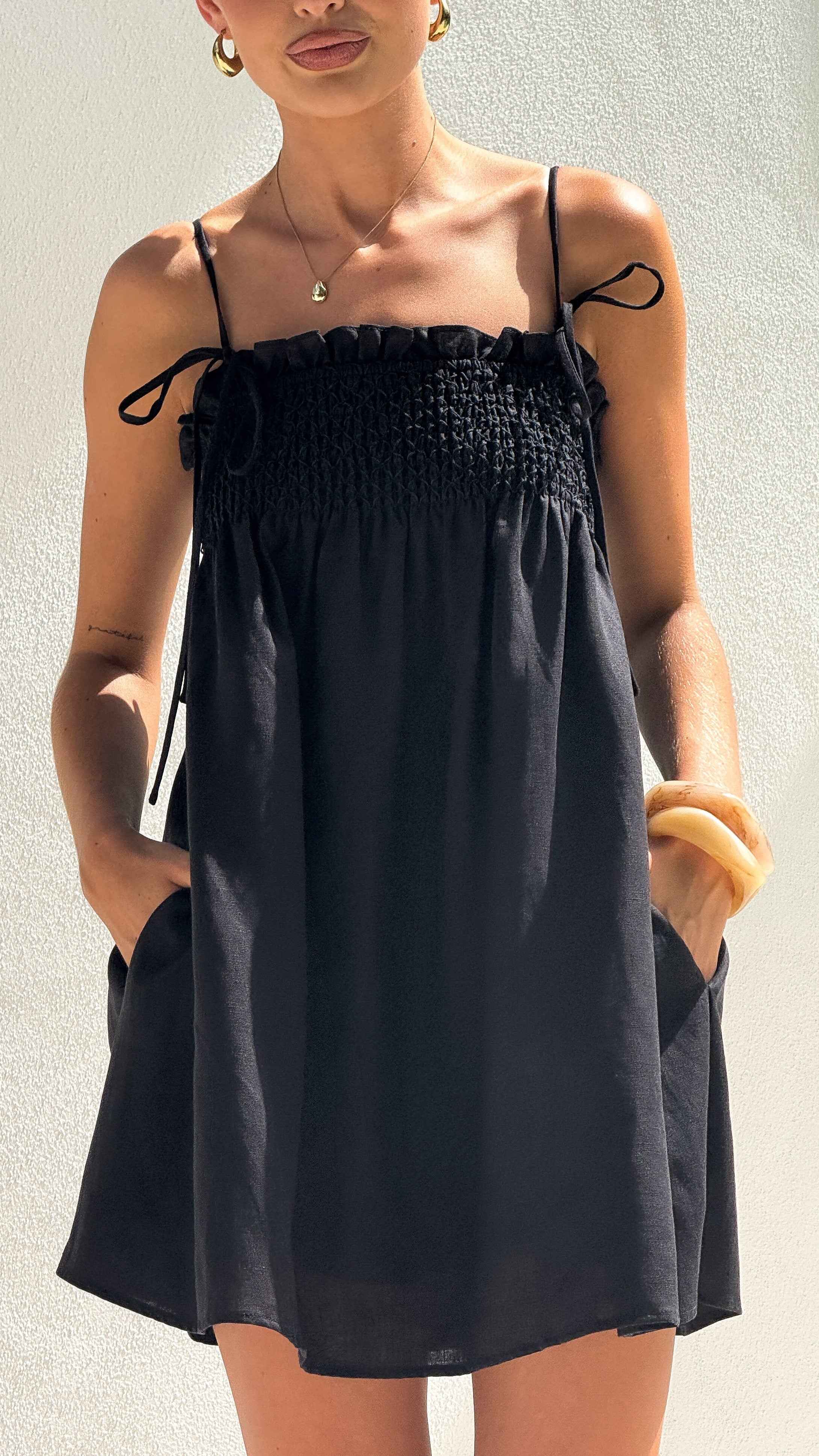 Wyomie | SLEEVELESS SHIRRED MINI CASUAL EVENING DRESS