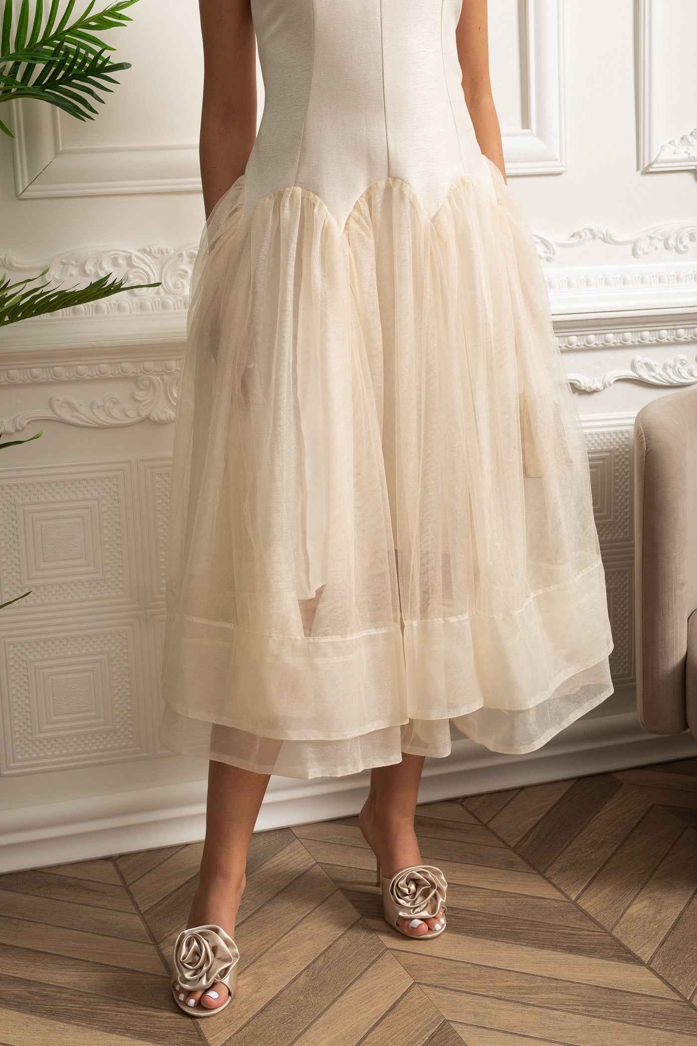 Ivoire | SLEEVELESS FITTED MIDI PARTY COCKTAIL DRESS