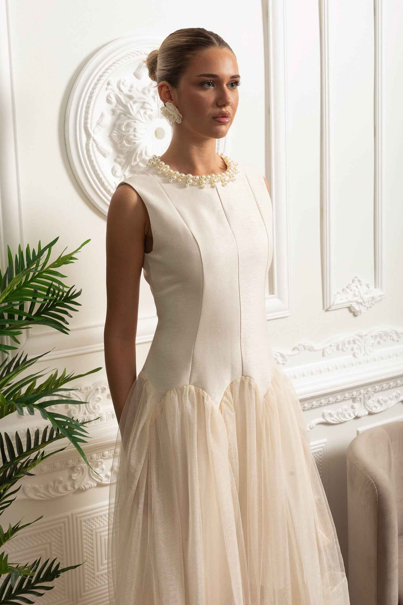 Ivoire | SLEEVELESS FITTED MIDI PARTY COCKTAIL DRESS