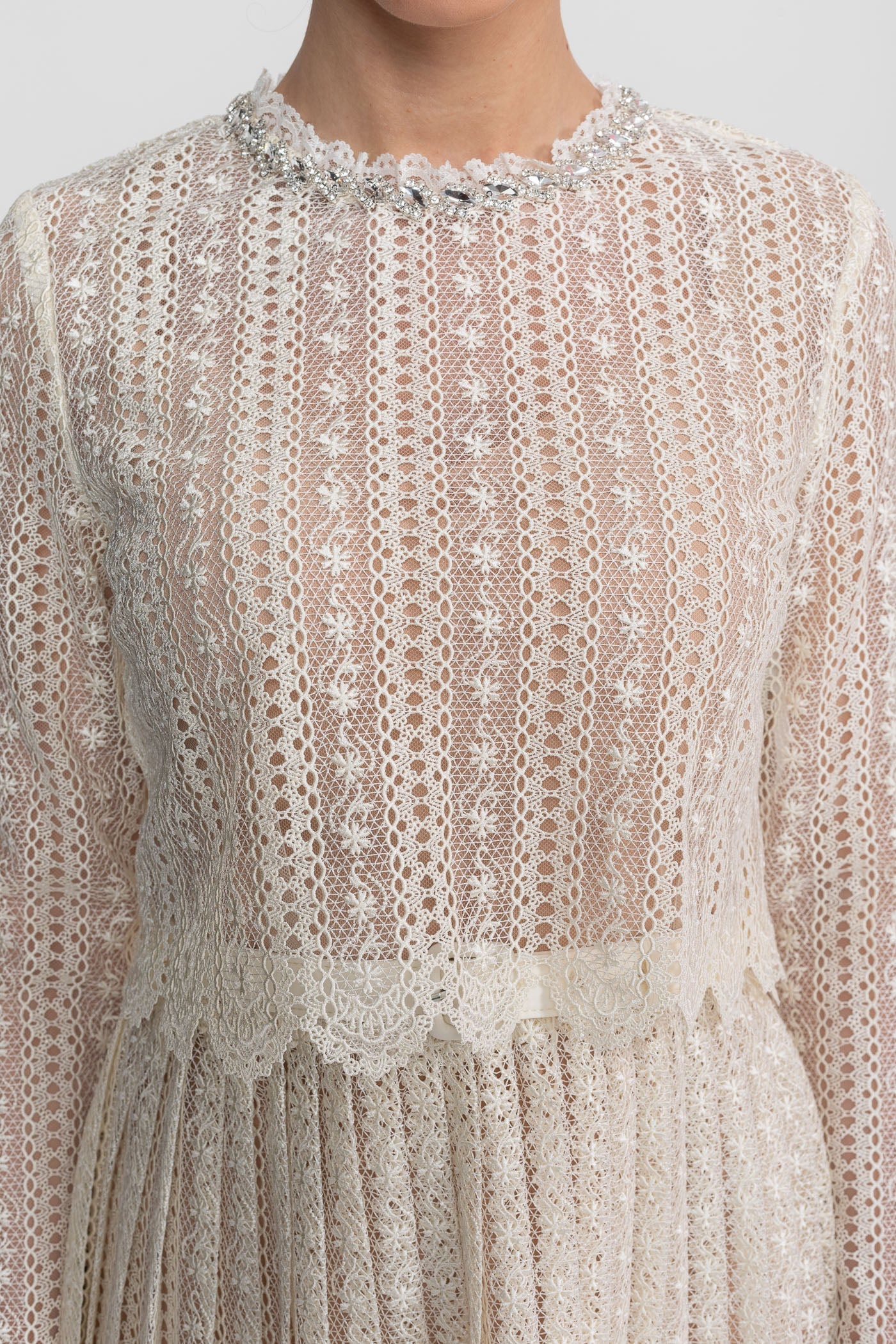 Lace Mini Dress With High Neckline And Pleated Skirt - Ivoire - ICYBOO